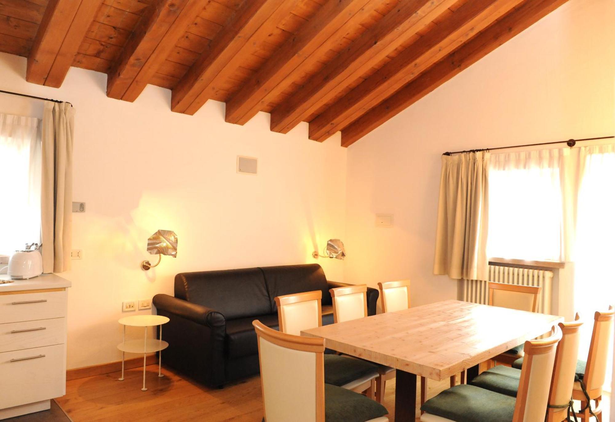 C'est La Vie Aparthotel *